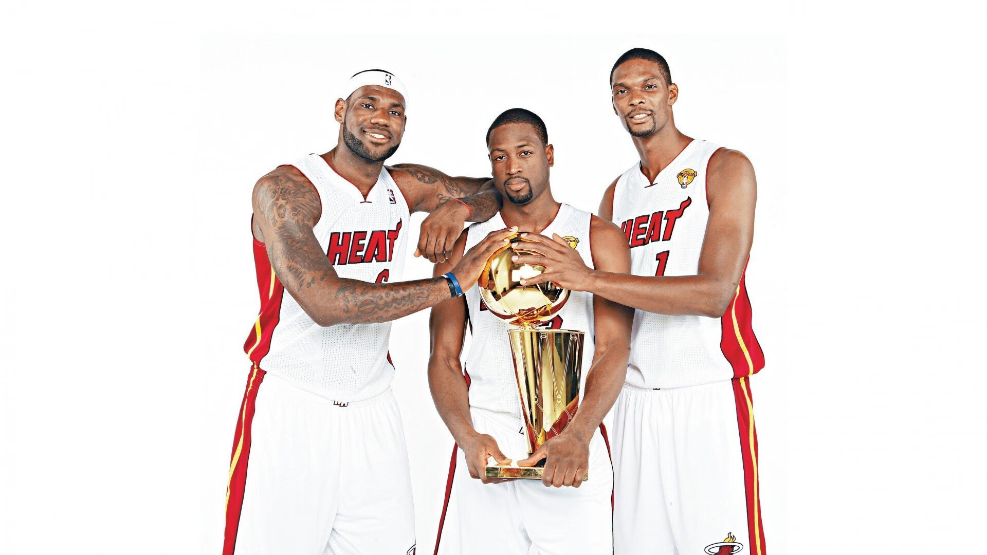 国足未来靠这两人！王钰栋无进球却是场上核武，王钰博足球